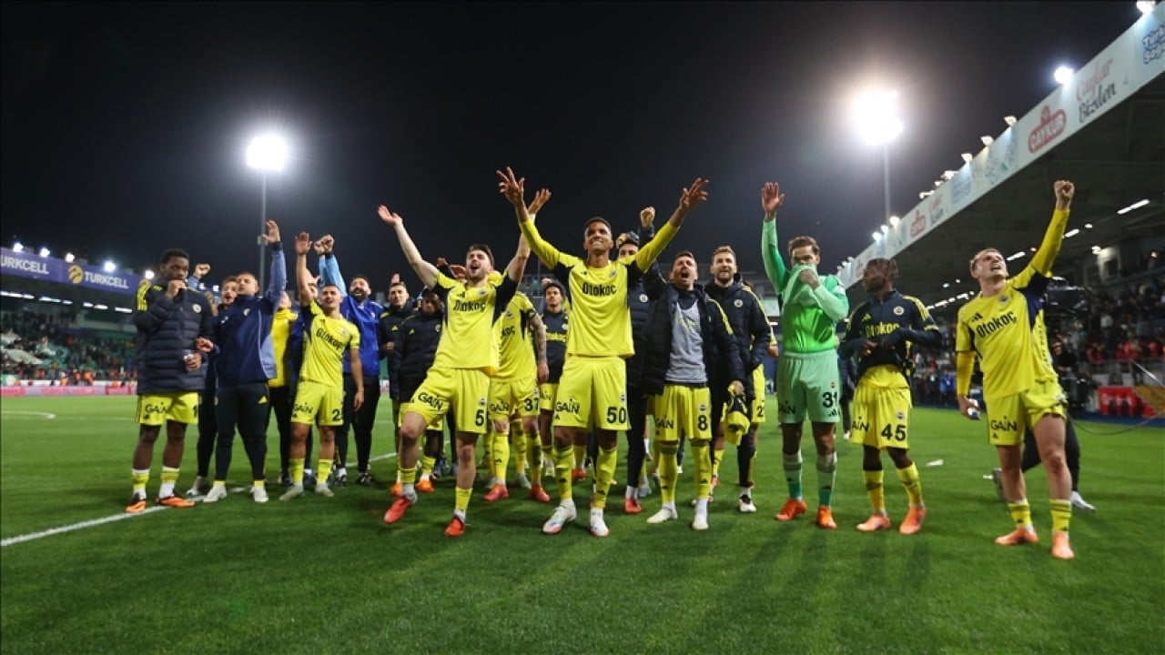 Foto - Fenerbahçe Süper Lig’de bir ilki başardı! Üst üste iki deplasmanda iki farklı yenilgiden geri döndü