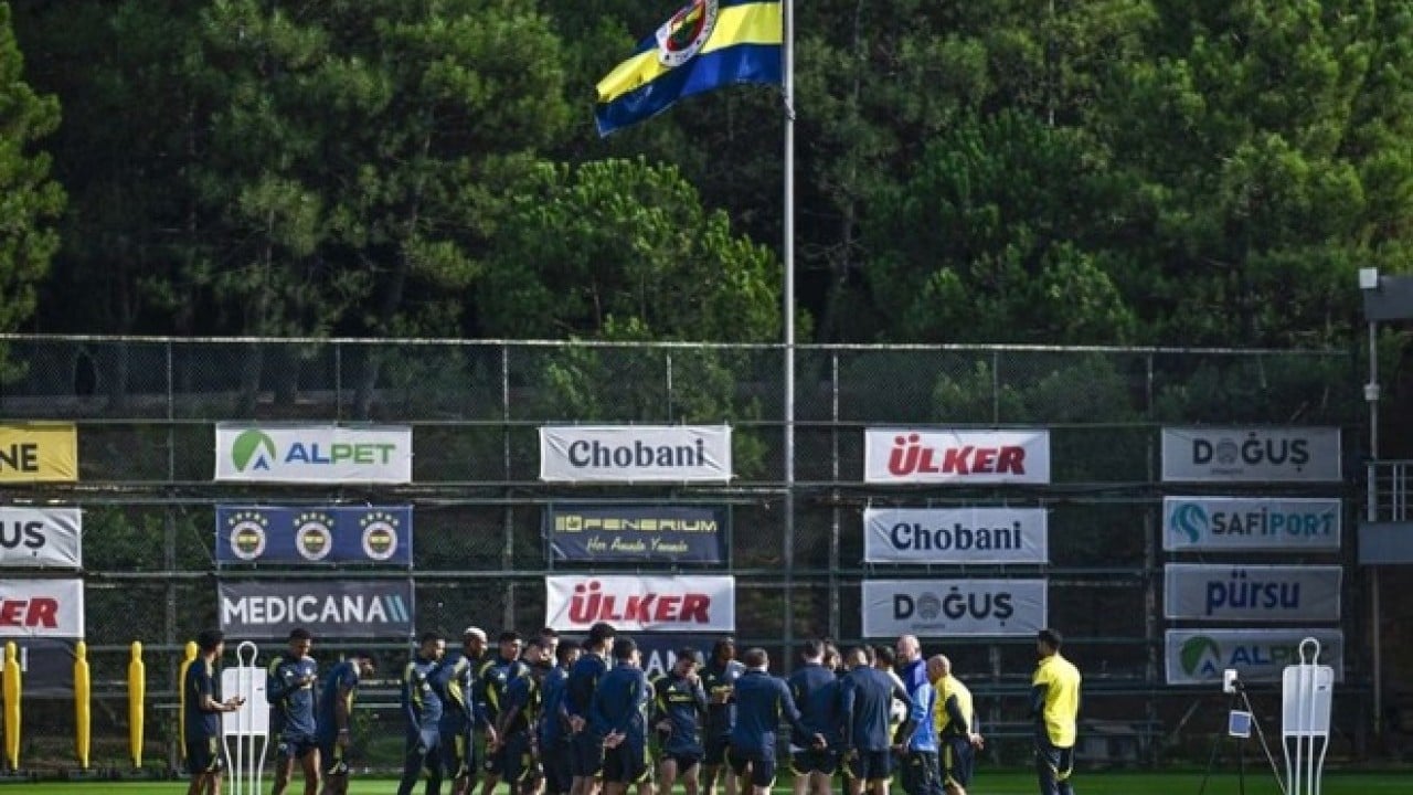 Foto - Fenerbahçe taraftarı sevinecek! Stuttgart maçı öncesi Jhon Duran ve Ederson gelişmesi