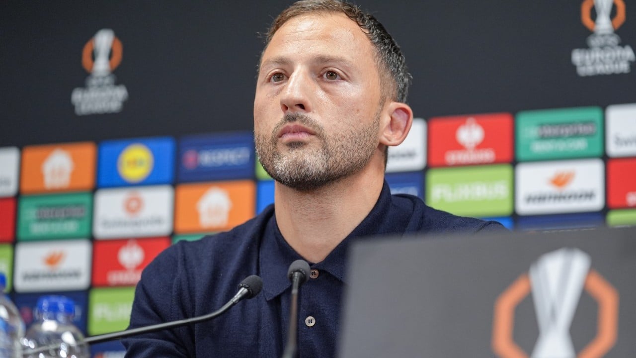 Foto - Fenerbahçe tribününden şaşkınlık veren hamle.. Taraftar Szymanski'yi affetti! Tribünlere çağırdı