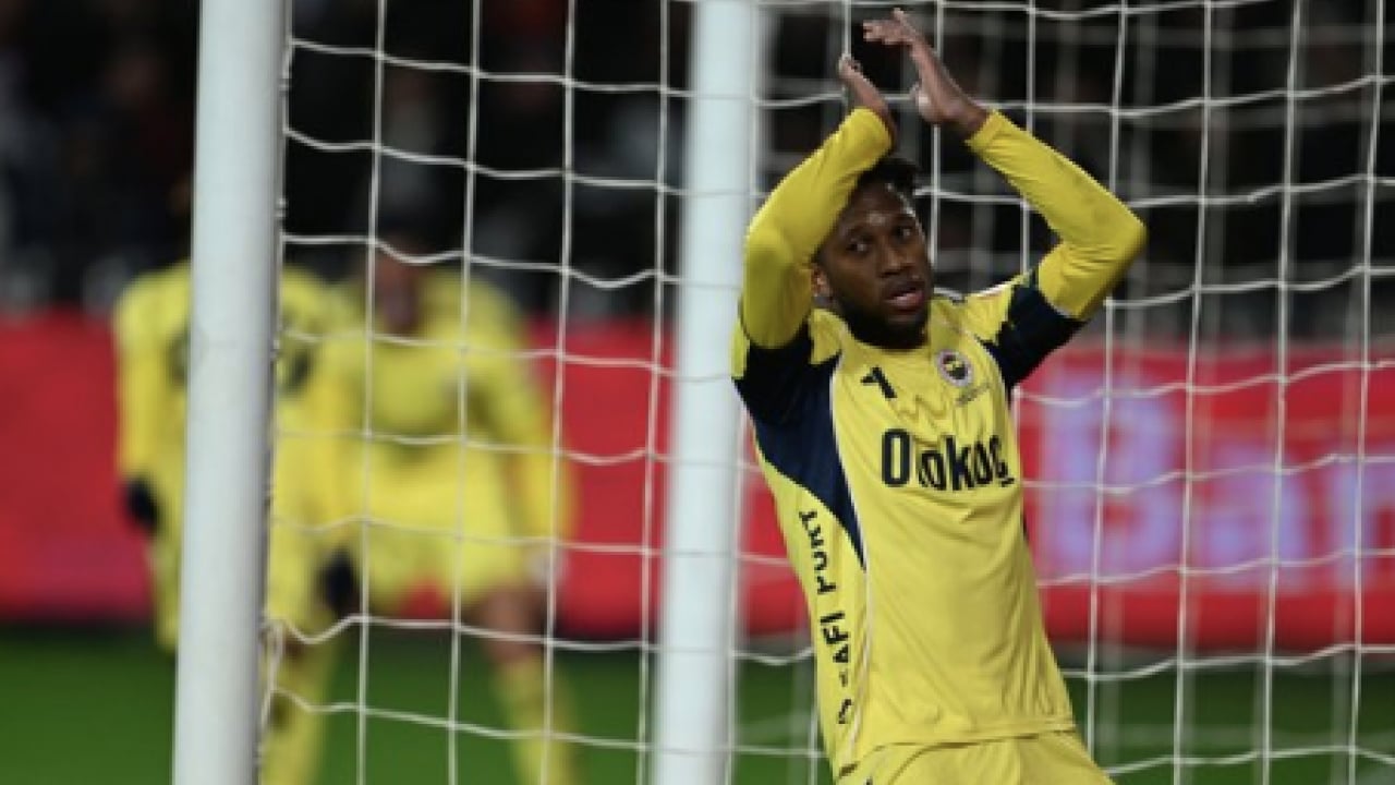 Fenerbahçe'de ilk ayrılık gerçekleşiyor! Ülkesine dönme kararı aldı