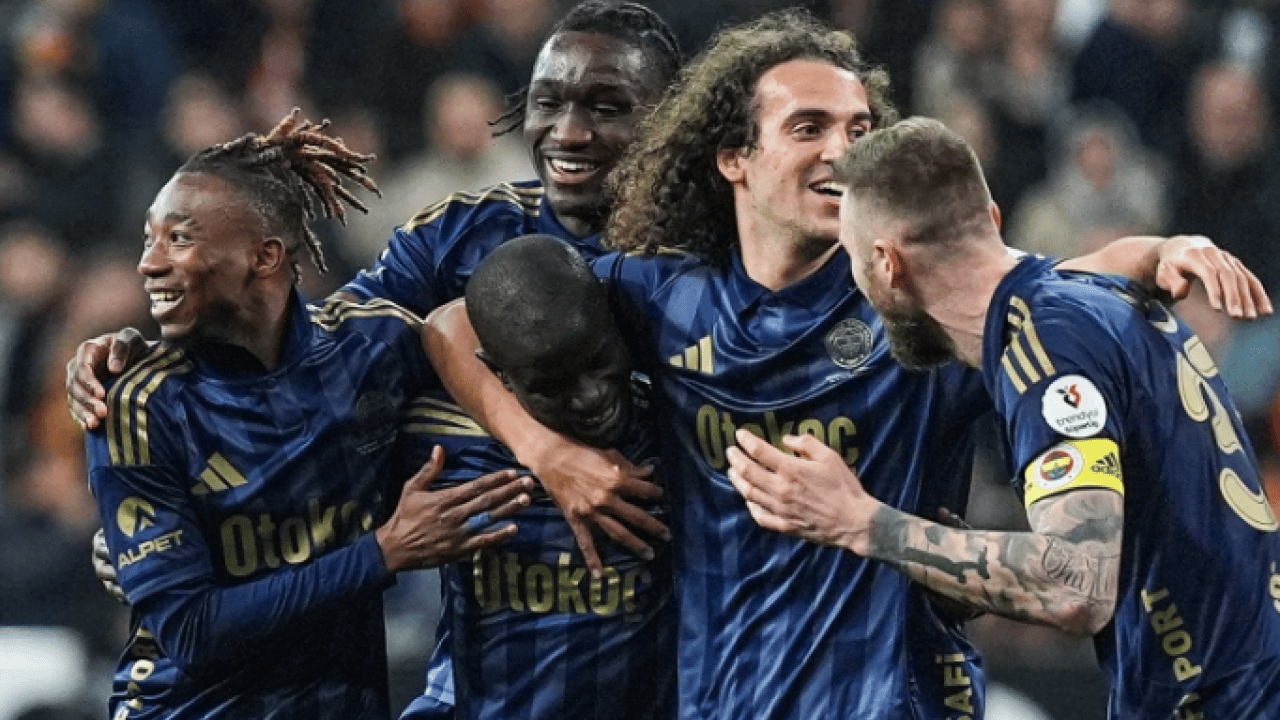 Foto - Fenerbahçe’de ortalık alev aldı! Tam 17 isimle yollar ayrılacak