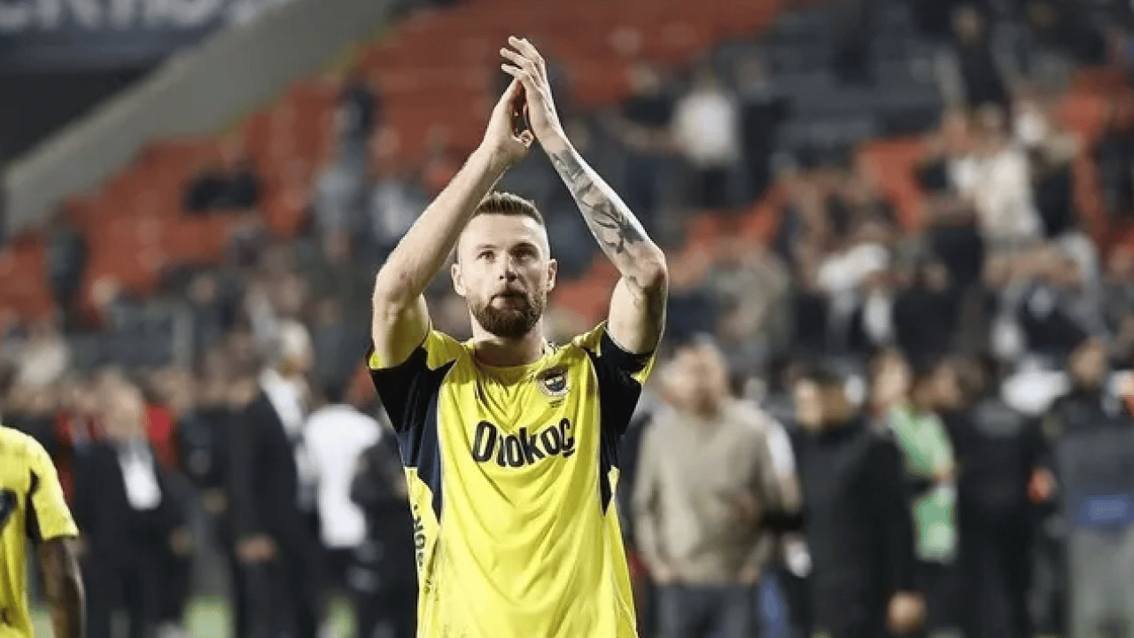 Foto - Fenerbahçeli yıldıza hırsızlık şoku! Evindeki tüm parayı çaldılar