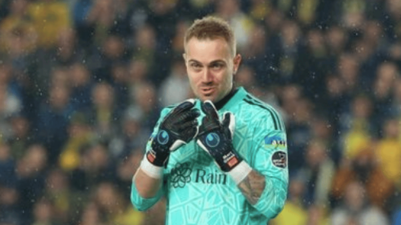 Foto - Fenerbahçe'nin hamleleri Beşiktaşlıları çıldırttı: Fenerbahçe'de Mert Günok imzaya kaldı! 