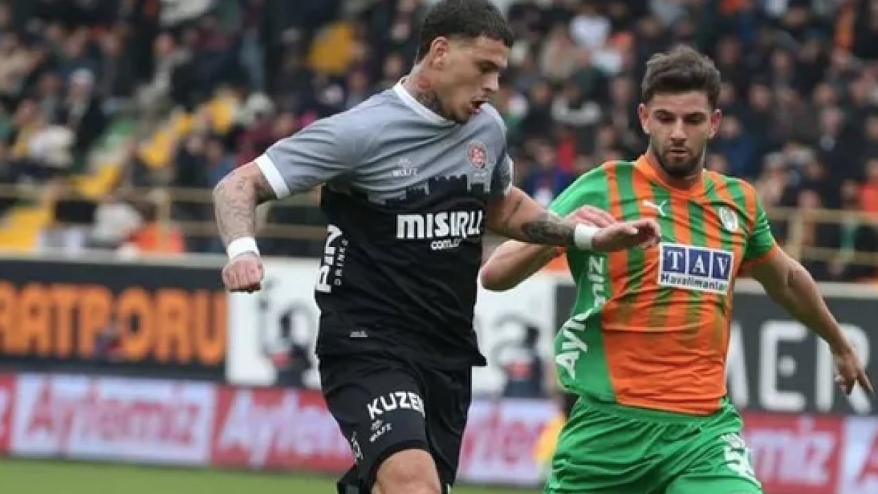 Fenerbahçe'nin yeni stoperi Süper Lig'den! Transfere sıcak bakıyor: Yönetim işi bitirecek