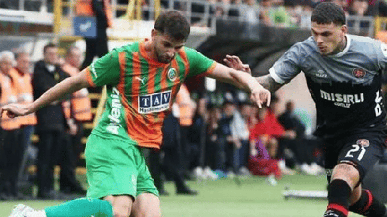 Foto - Fenerbahçe'nin yeni stoperi Süper Lig'den! Transfere sıcak bakıyor: Yönetim işi bitirecek
