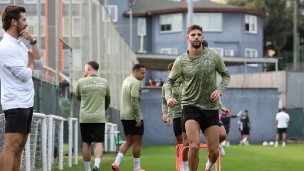 Foto - Fenerbahçe'nin yeni stoperi Süper Lig'den! Transfere sıcak bakıyor: Yönetim işi bitirecek