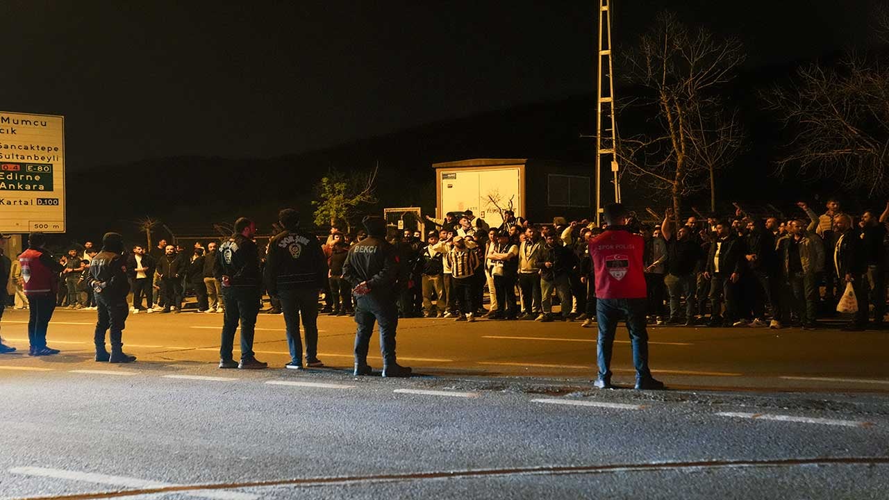 Foto - Fenerbahçe'ye Samandıra'da tepkili karşılama