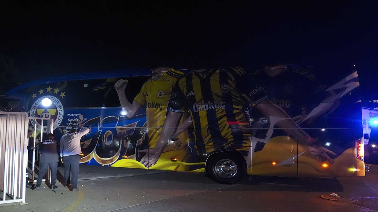 Foto - Fenerbahçe'ye Samandıra'da tepkili karşılama