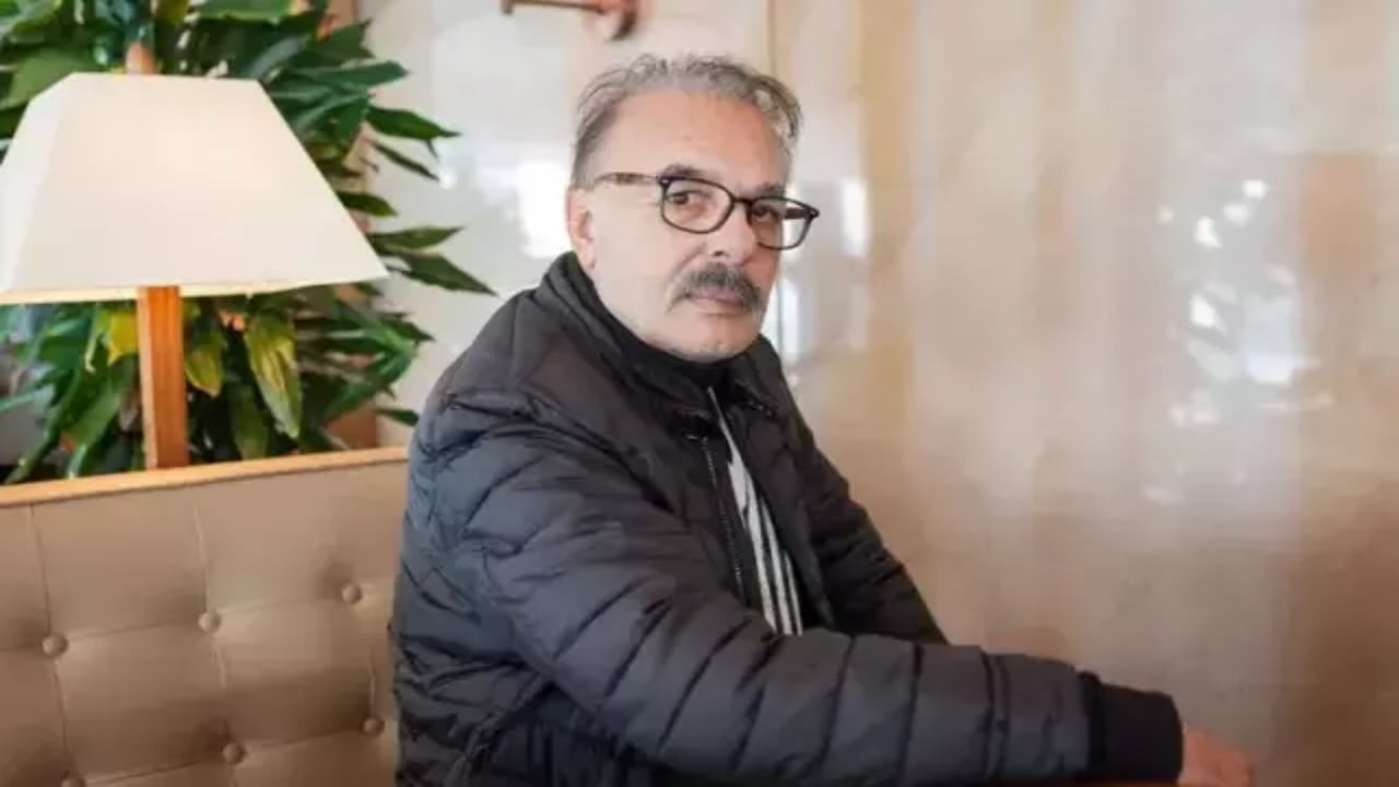 Foto - Ferdi Tayfur’un mezarı başında çekilen fotoğraf resmen çıldırttı: Alayınız yalancısınız