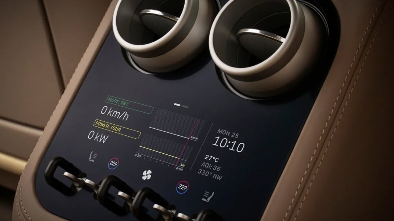 Foto - Ferrari tarihinde yeni sayfa! 530 km menzil ve 1050 HP güç ile "Luce" sahneye çıktı!