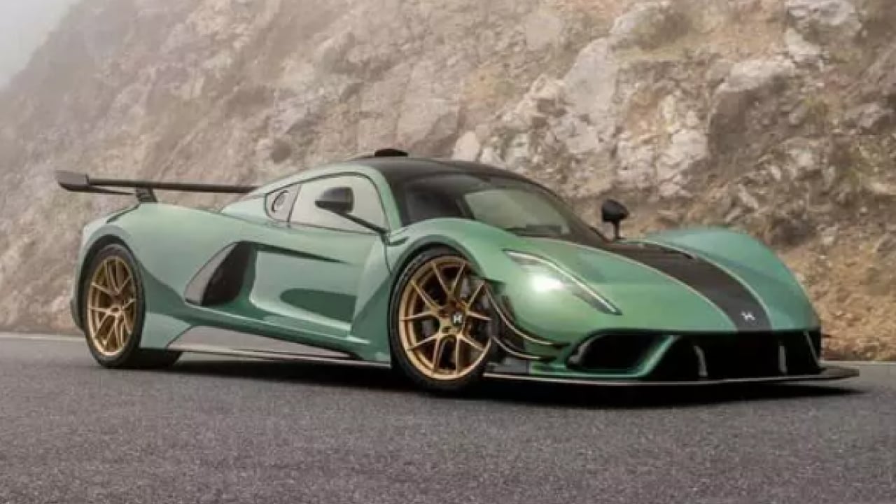 Foto - Ferrari yanında kağnı gibi kaldı: Dünyanın en hızlı arabası belli oldu!