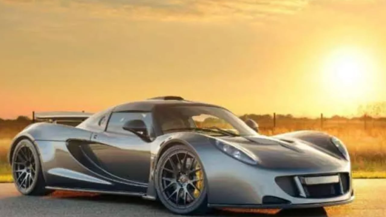 Foto - Ferrari yanında kağnı gibi kaldı: Dünyanın en hızlı arabası belli oldu!