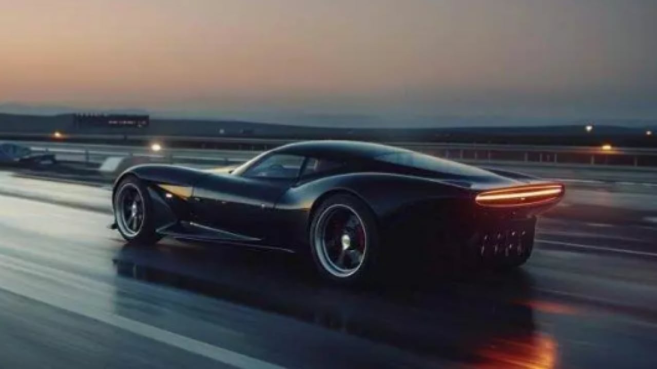 Foto - Ferrari yanında kağnı gibi kaldı: Dünyanın en hızlı arabası belli oldu!