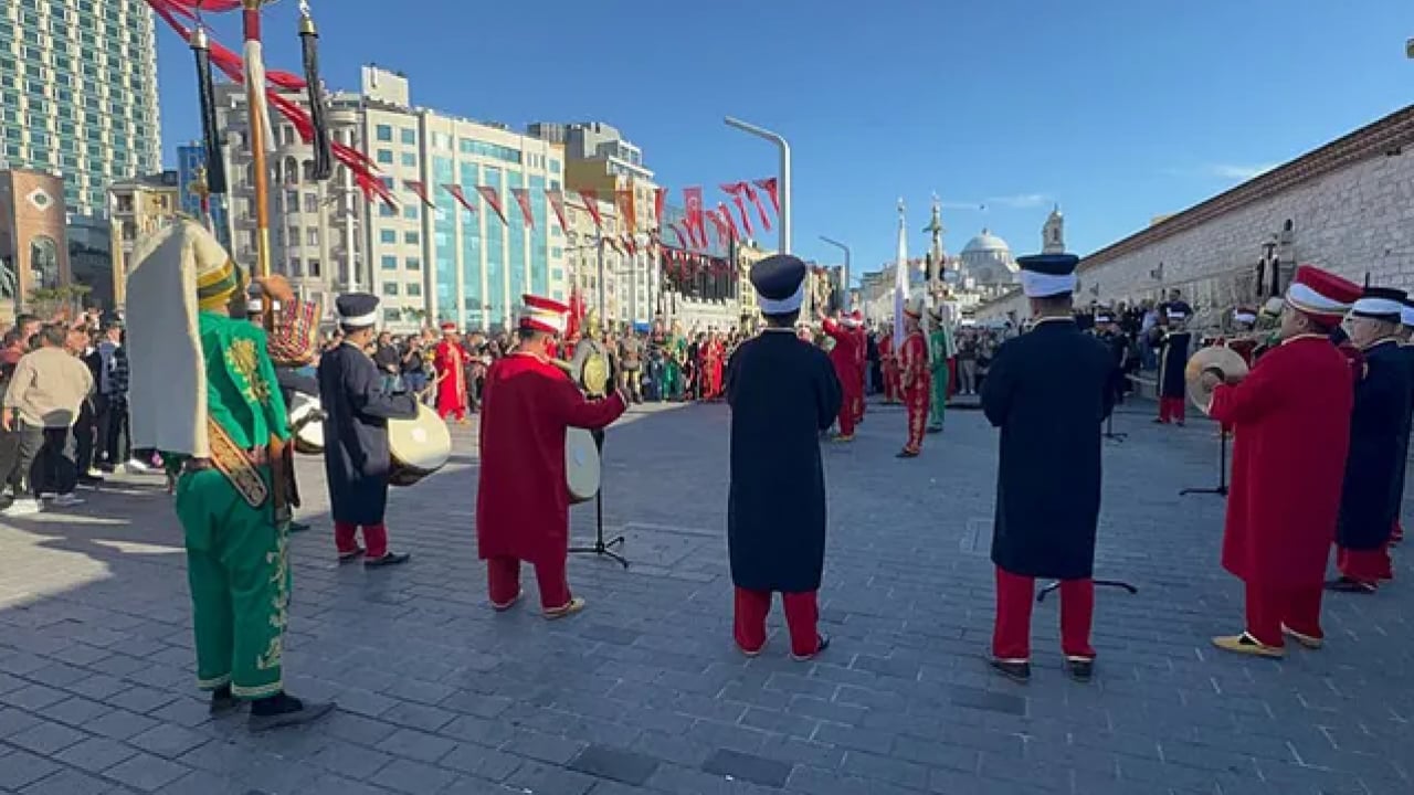 Foto - Fetih ruhu yeniden dirildi! İstanbul 573 yıl sonra yine tek yürek