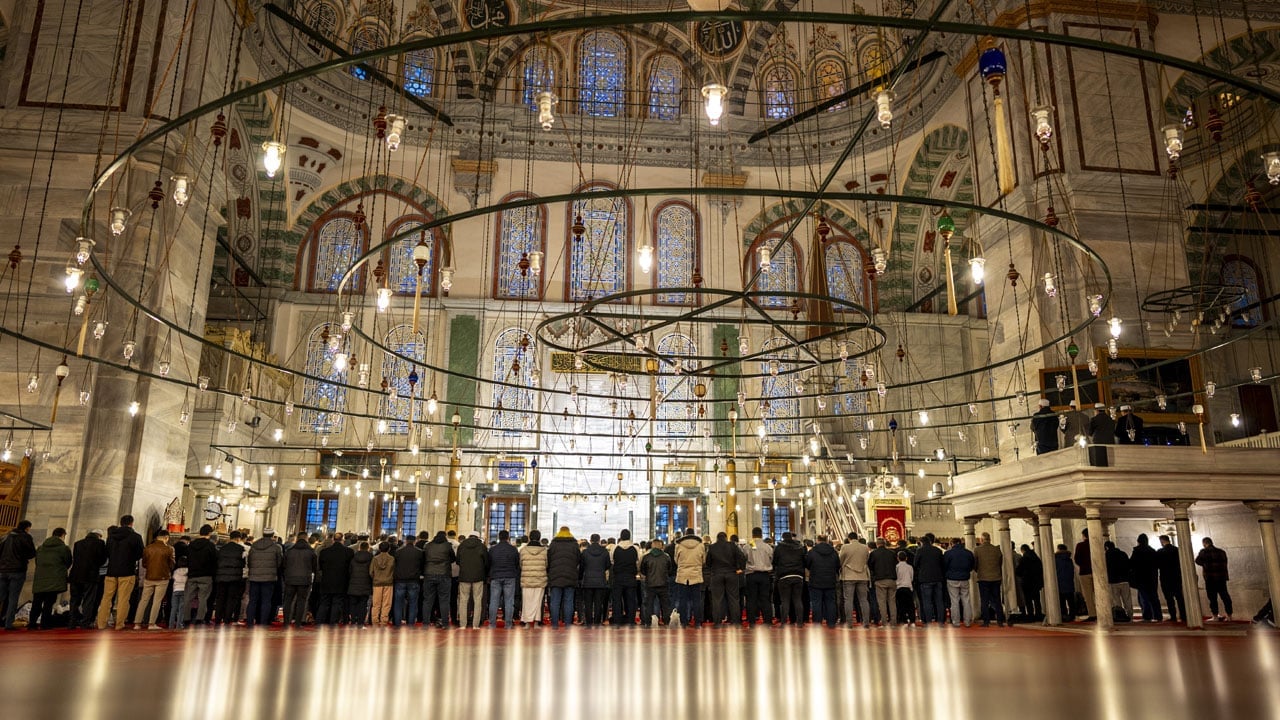 Foto - Fetih sonrası yükselen ilk büyük eser! Fatih Camisi asırlardır ayakta