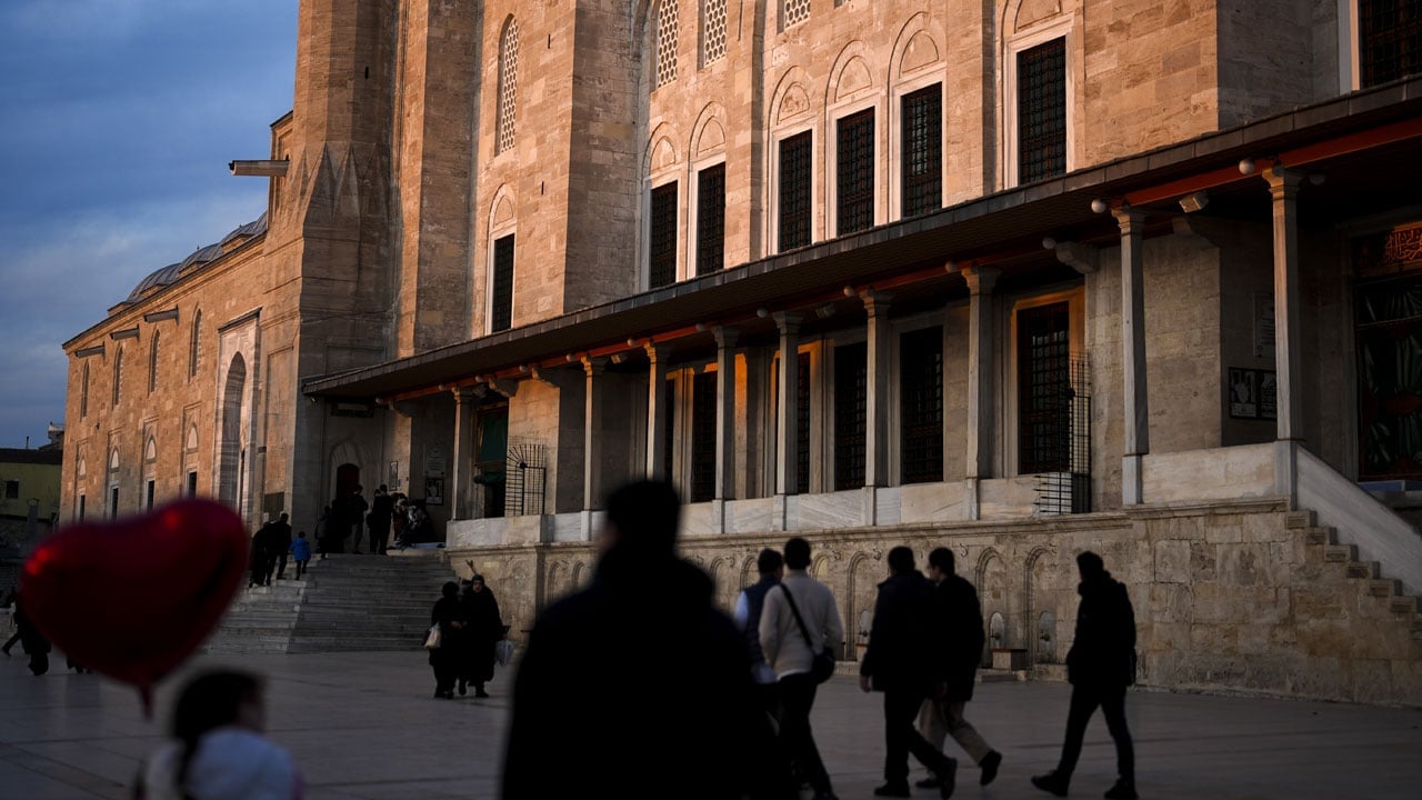 Foto - Fetih sonrası yükselen ilk büyük eser! Fatih Camisi asırlardır ayakta