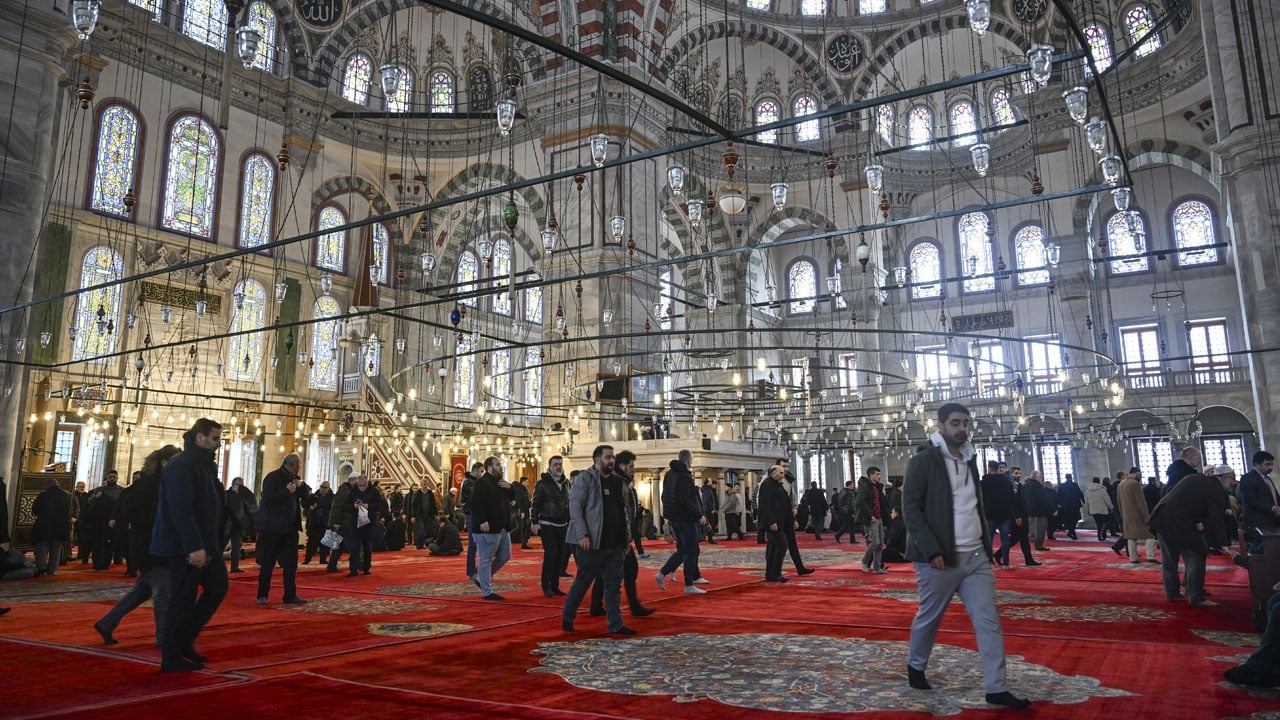 Foto - Fetih sonrası yükselen ilk büyük eser! Fatih Camisi asırlardır ayakta