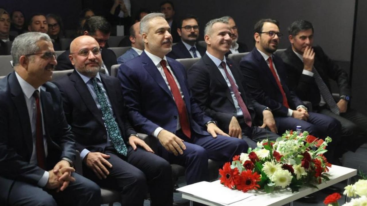 Foto - Fidan’dan YPG’ye uyarı! Ankara’nın kırmızı çizgisi: "Suriye’de çift silahlı düzen kabul edilemez"