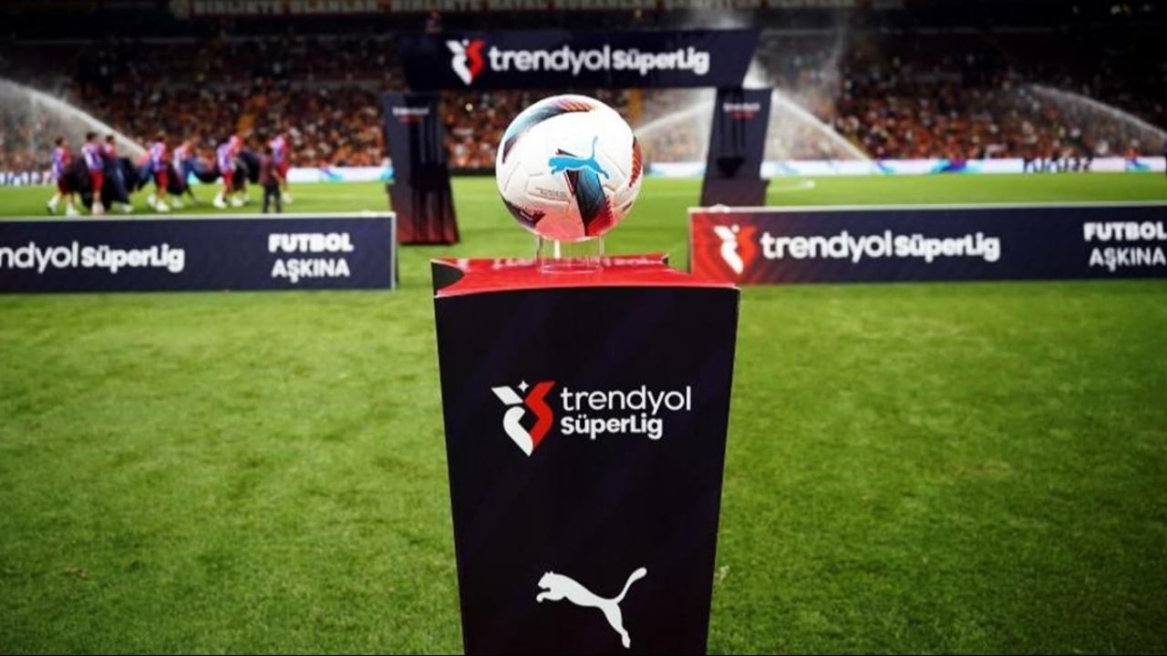 FIFA’dan Süper Lig ekibine büyük ceza! Artık transfer yapamayacaklar