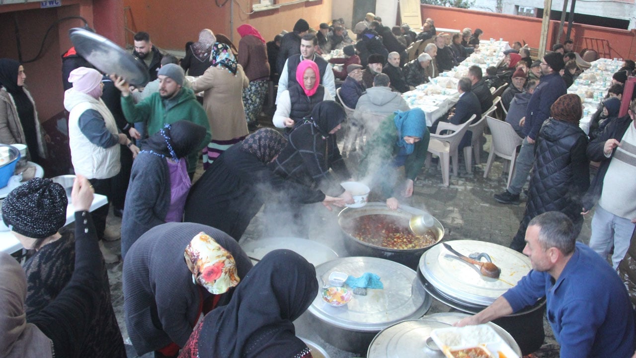 Foto - Fıkra değil gerçek! Bir adım atıp bir dakika önce oruç açıyorlar