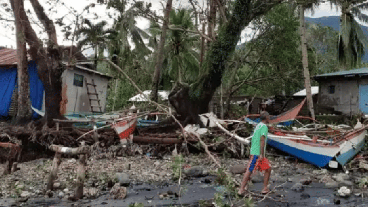 Foto - Filipinler'i tayfun fena vurdu! Ölü sayısı 85’e yükseldi