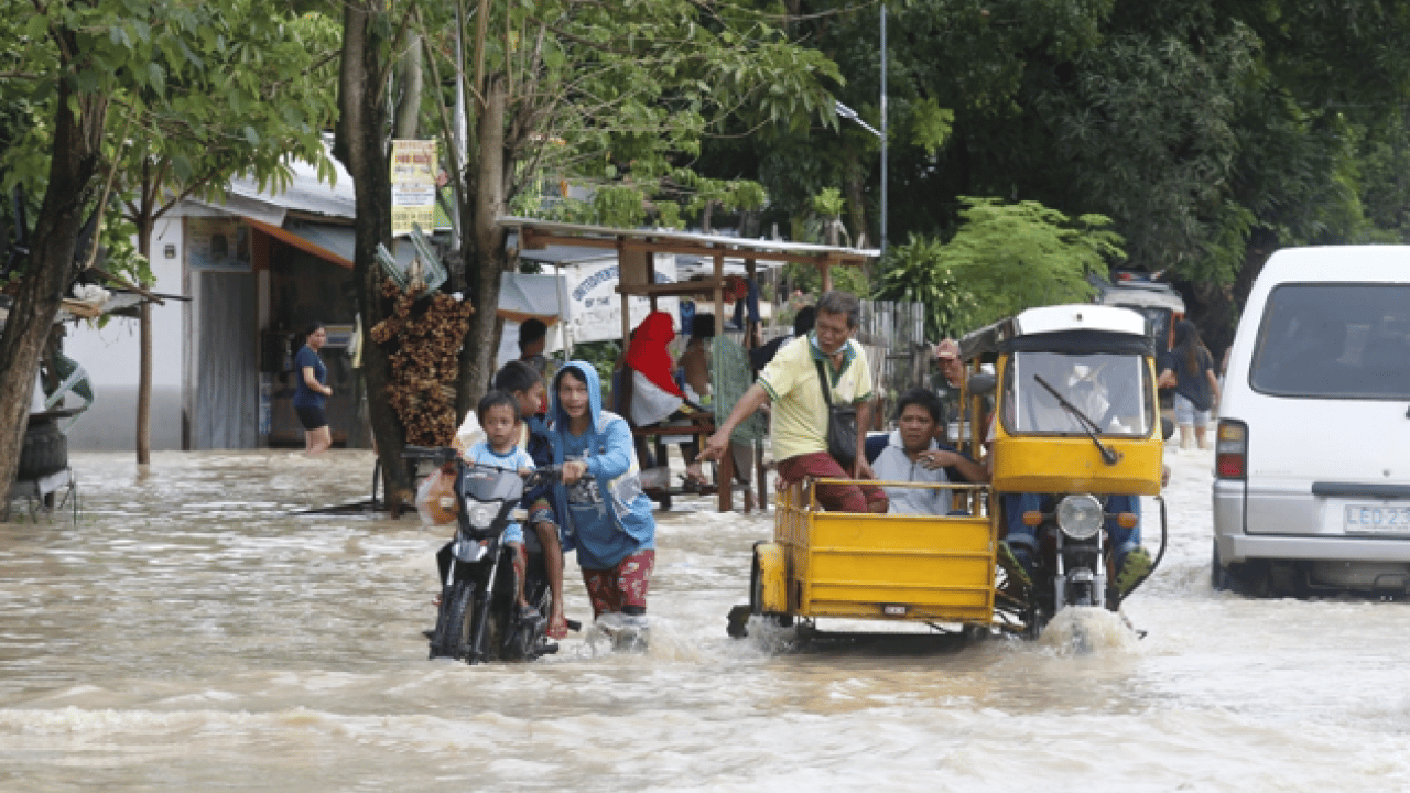 Foto - Filipinler'i tayfun fena vurdu! Ölü sayısı 85’e yükseldi