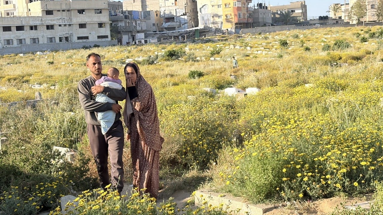 Foto - Filistinli ailenin dramı... Mezarlıkta yaşıyorlar!