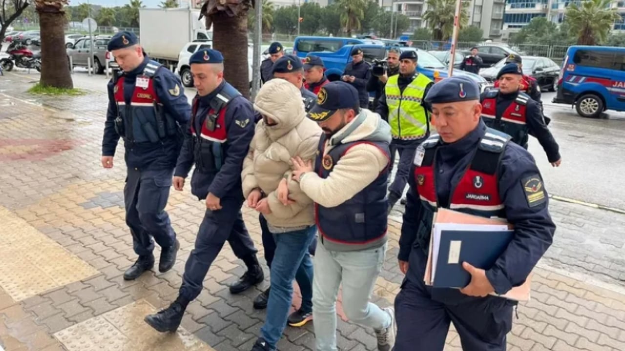 Foto - Firari sürücüden kan donduran itiraf: Biz camdan atladık, kızlar atlayamadı