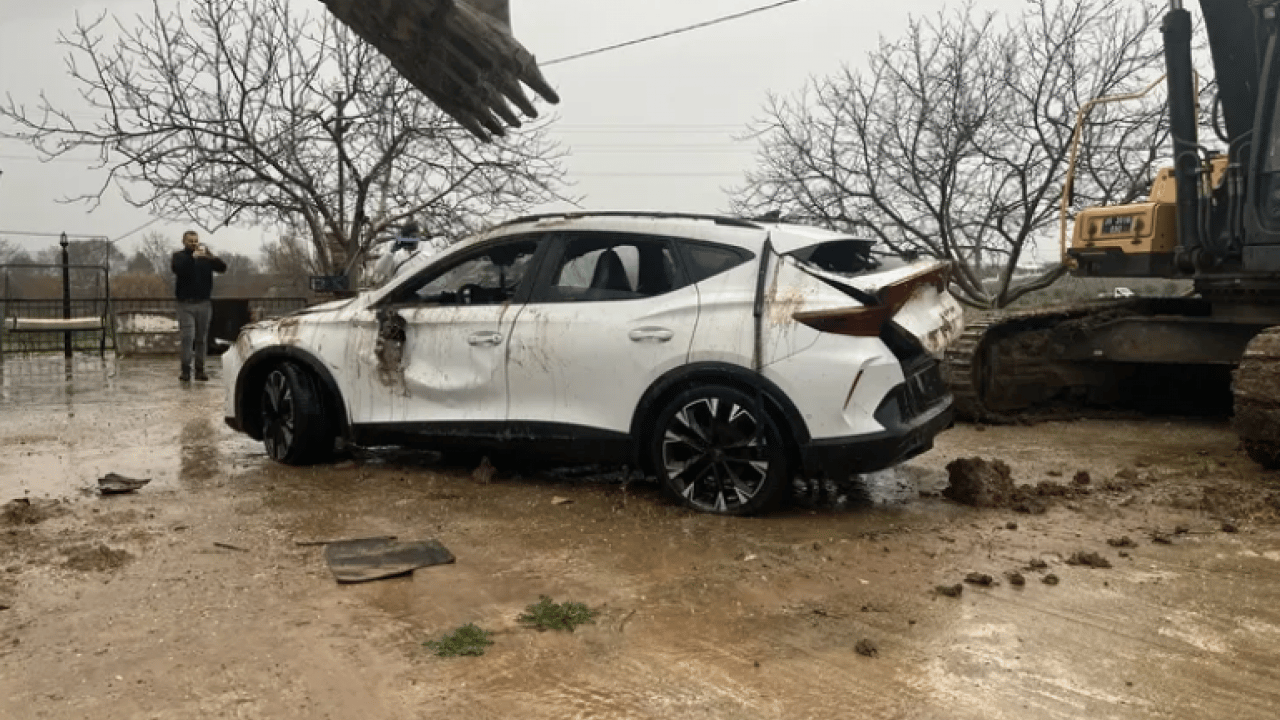 Foto - Firari sürücüden kan donduran itiraf: Biz camdan atladık, kızlar atlayamadı