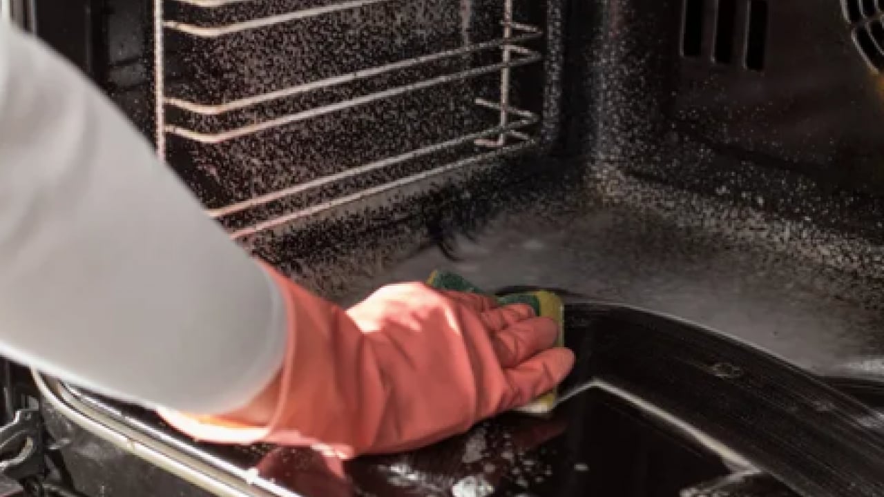 Foto - Fırın tellerindeki yıllanmış yağlara veda edin! Bu iki ürünü unutun ve mutlaka yapın!