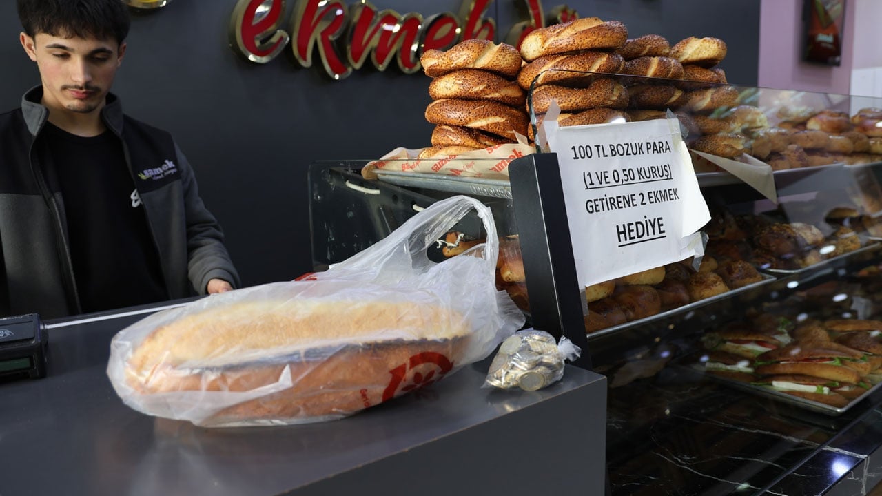 Foto - Fırından şaşırtan kampanya! Bozuk para getirene 2 ekmek bedava