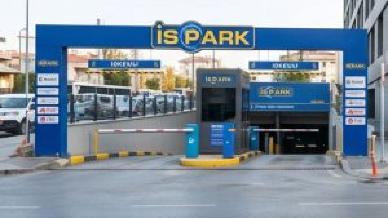 Foto - Fiyatlar cep yakıyor, vatandaş soyuluyor! İSPARK ve özel otoparklar değnekçileri aratır oldu