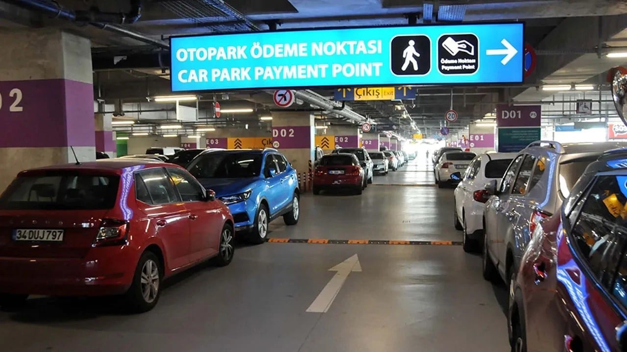 Foto - Fiyatlar cep yakıyor, vatandaş soyuluyor! İSPARK ve özel otoparklar değnekçileri aratır oldu
