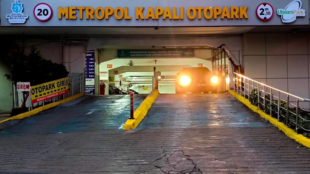 Foto - Fiyatlar cep yakıyor, vatandaş soyuluyor! İSPARK ve özel otoparklar değnekçileri aratır oldu