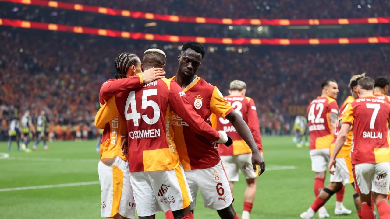 Foto - Flaş sözler: Ahmet Çakar canlı yayında ağzındaki baklayı çıkardı