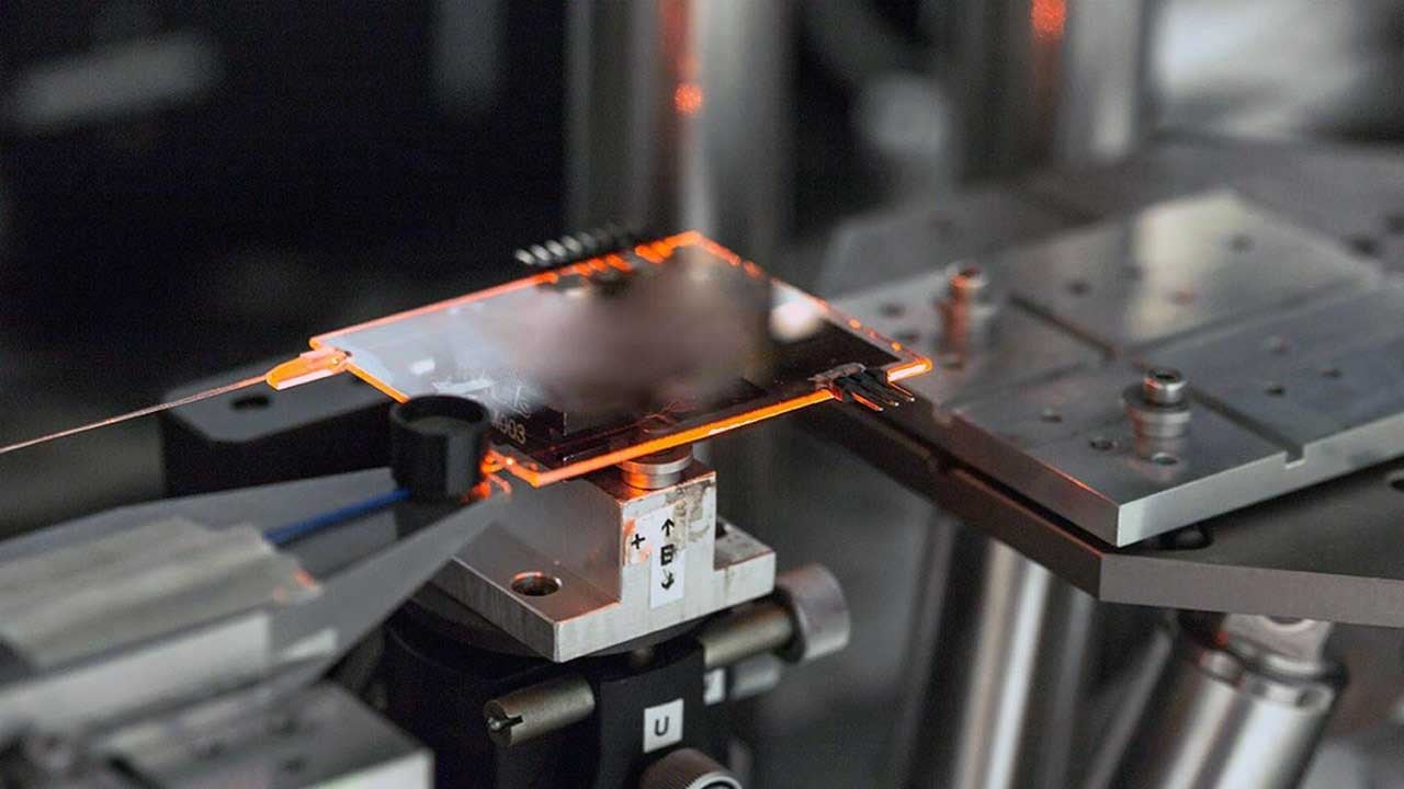 Foto - Fotonik işlemci ortaya çıktı! Bill Gates çip devine savaş açtı