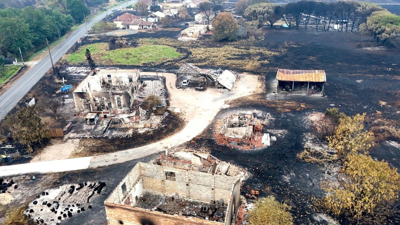 Foto - Fransa cehennemin provasını yaşıyor: Paris'in 4 katı büyüklüğünde alan yandı, en az 240 ev ve yüzlerce araç kül oldu