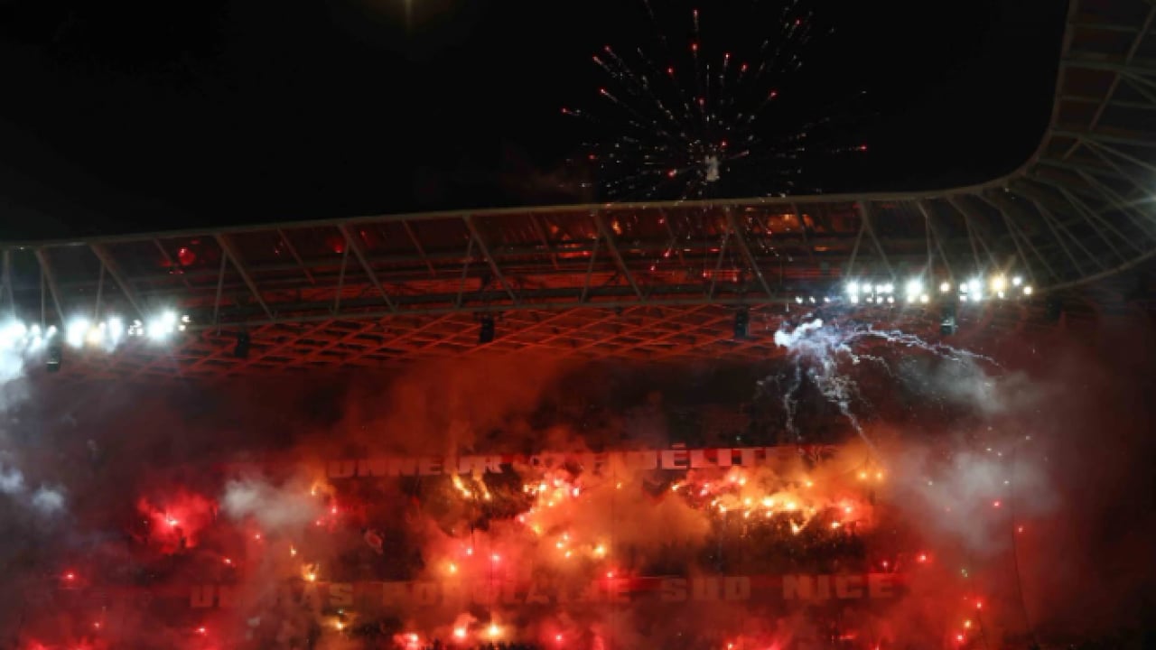 Foto - Fransa liginde şok olay! Taraftar tesisi bastı futbolcuları tekme tokat dövdü
