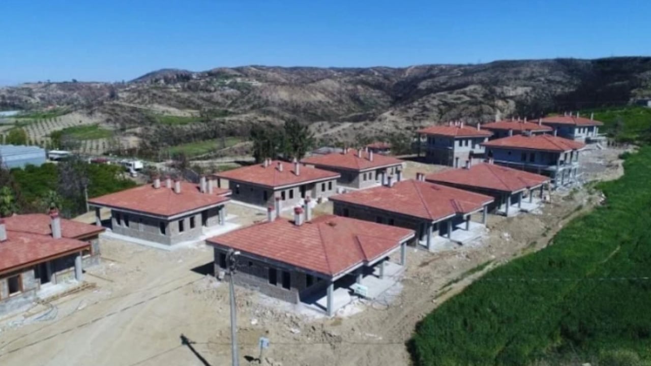 Foto - Siz Türk devletine kurban olun: Fransa afetzedeleri ortada bıraktı!