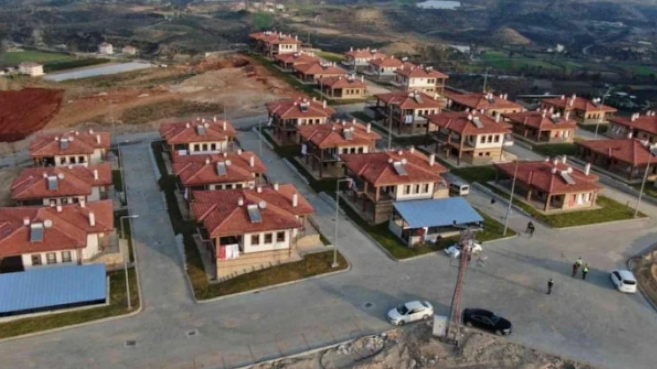 Foto - Siz Türk devletine kurban olun: Fransa afetzedeleri ortada bıraktı!