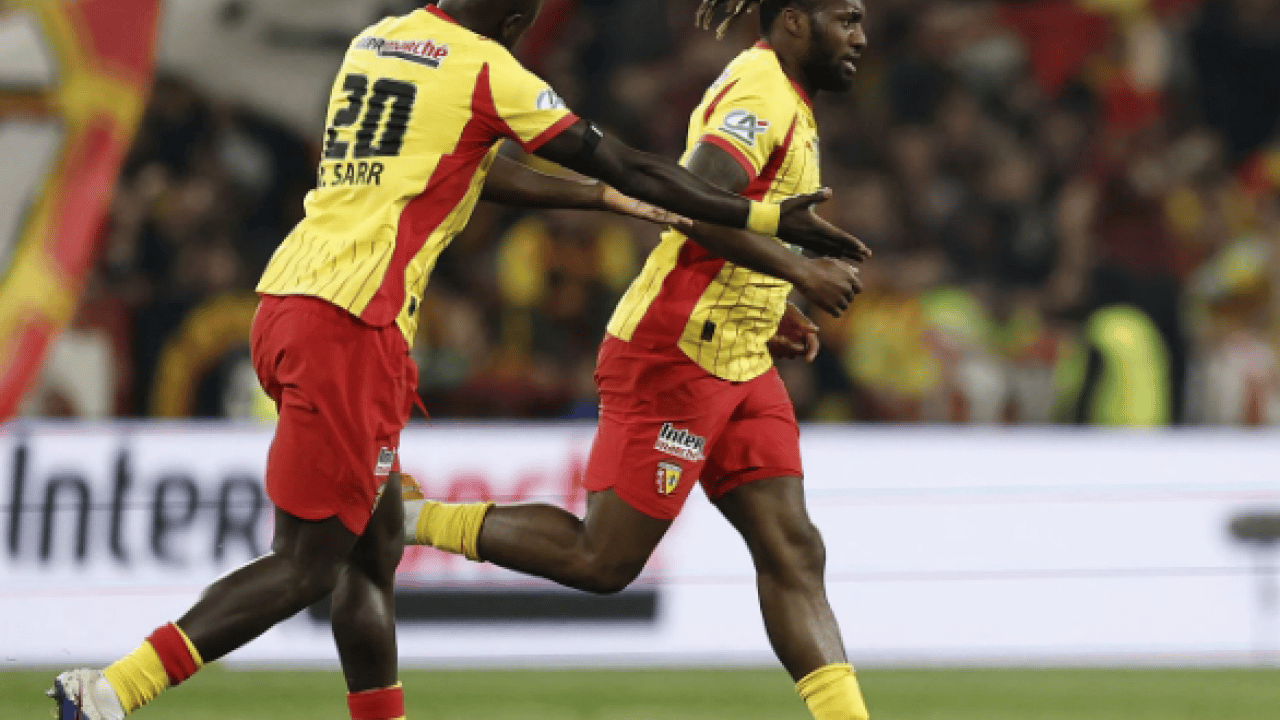 Foto - Fransa’da ‘yılın takımı’na seçilmişti! Süper Lig devi o stoperin peşinde