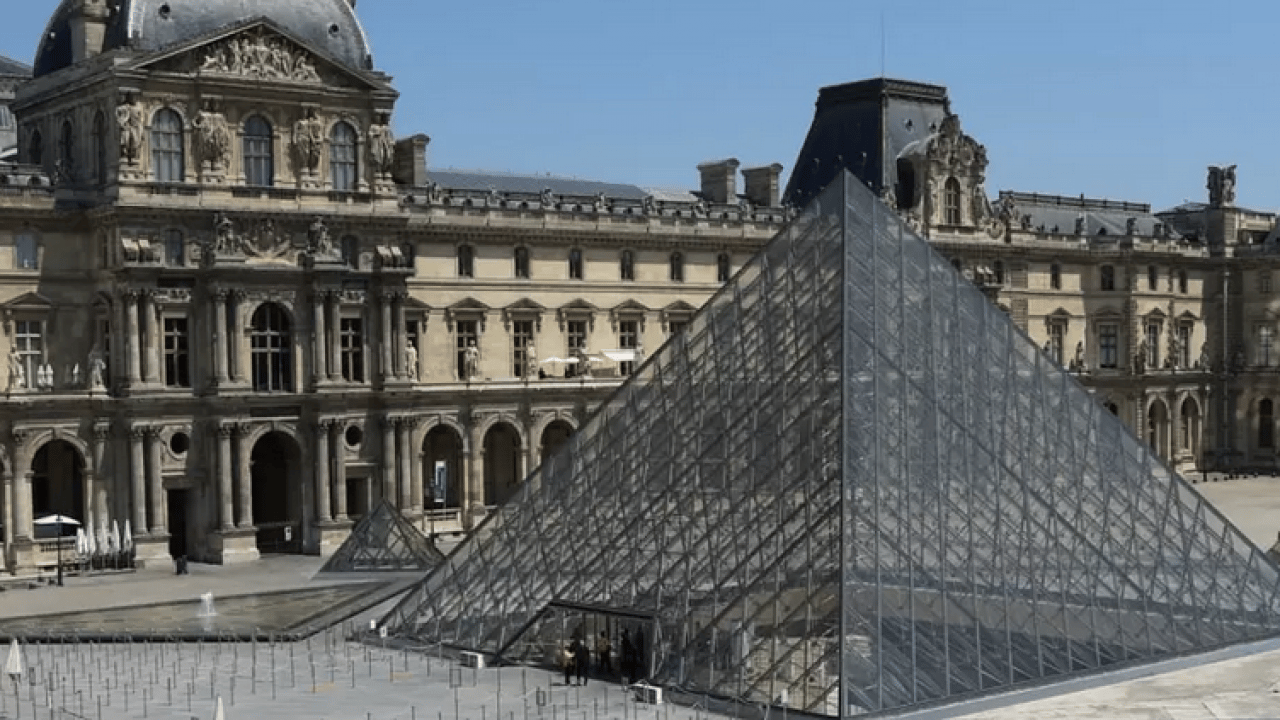 Foto - Fransa'da Louvre Müzesi'ndeki soygun sonrası harekete geçtiler! Ülke ayağa kalktı, hükümet devreye girdi