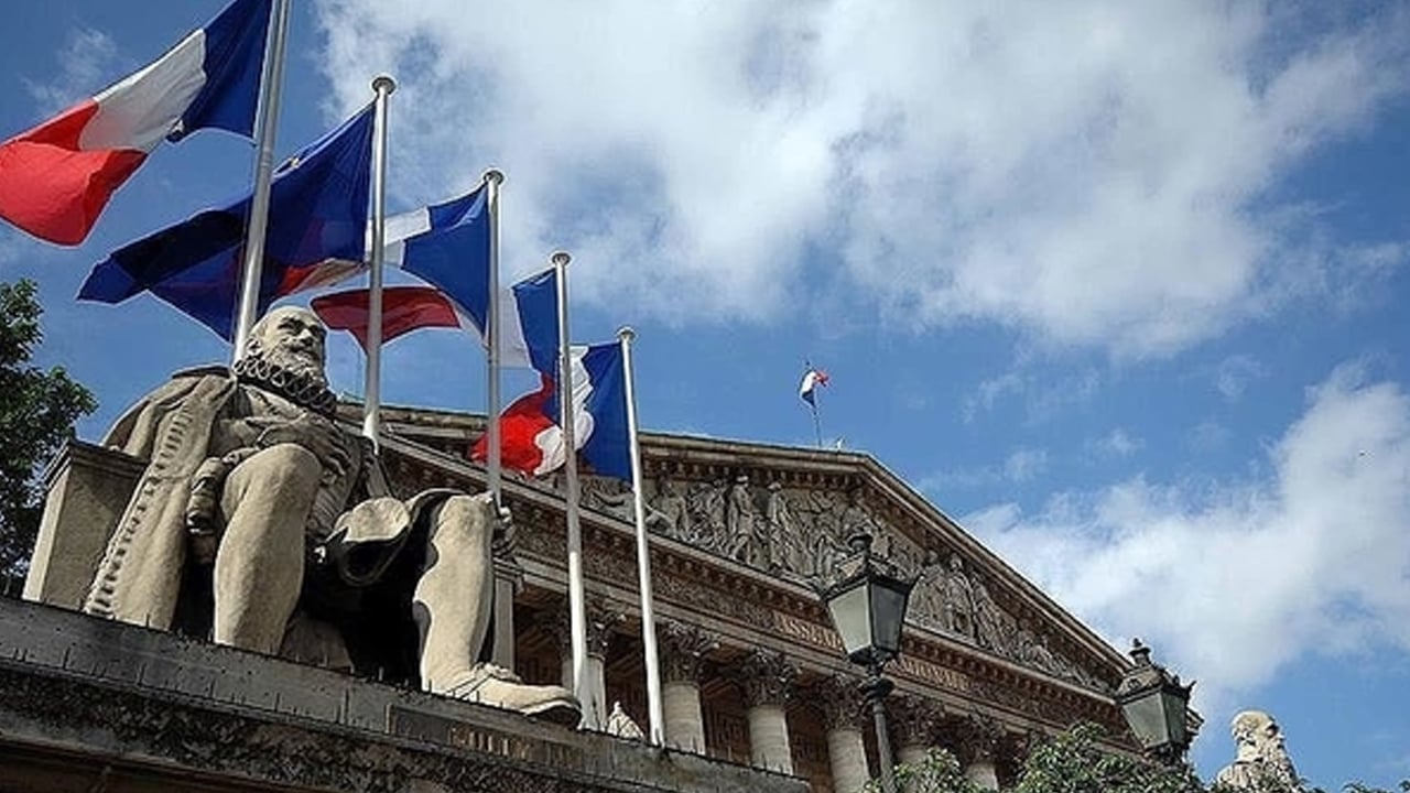 Foto - Fransız Meclis'ten bütçeye ret: Oylama yapıldı! 1 evet oyuna karşı 404 hayır oy: Kabul edildi! Fransa'da bütçe planı