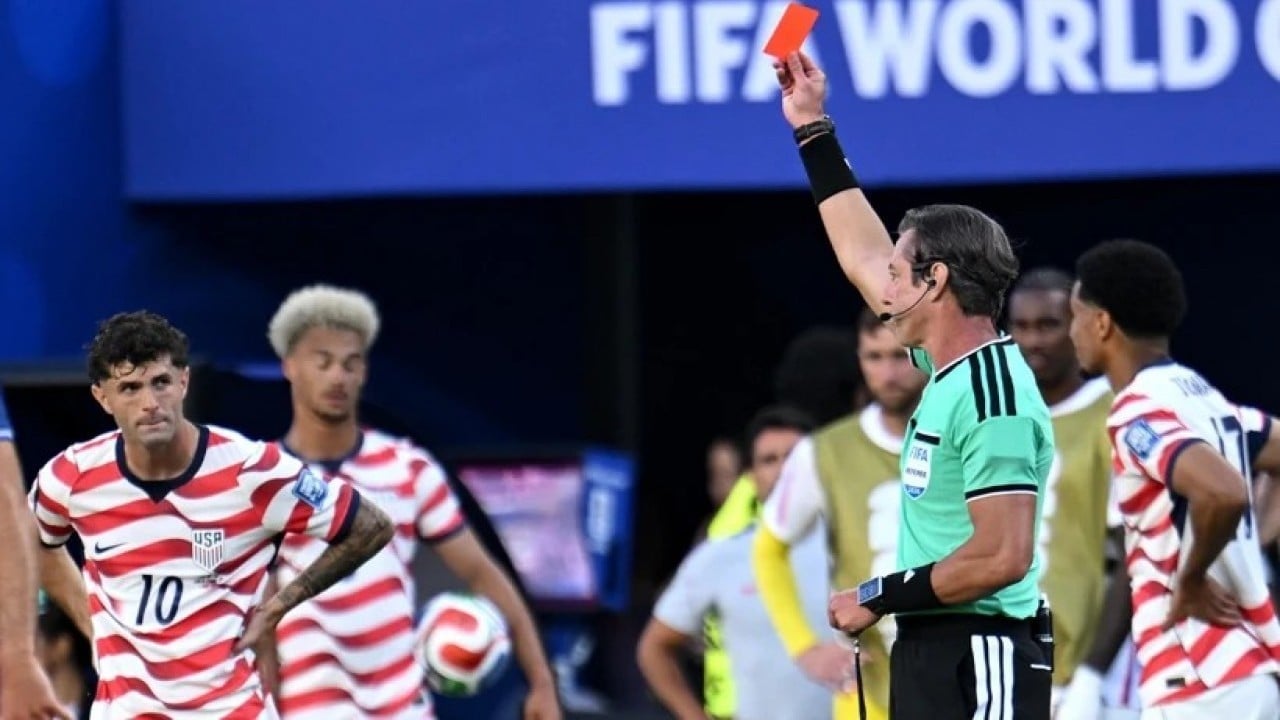 Foto - Futbola siyaset karıştı: Kırmızı kart cezası ertelendi