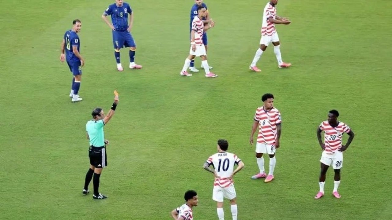 Foto - Futbola siyaset karıştı: Kırmızı kart cezası ertelendi