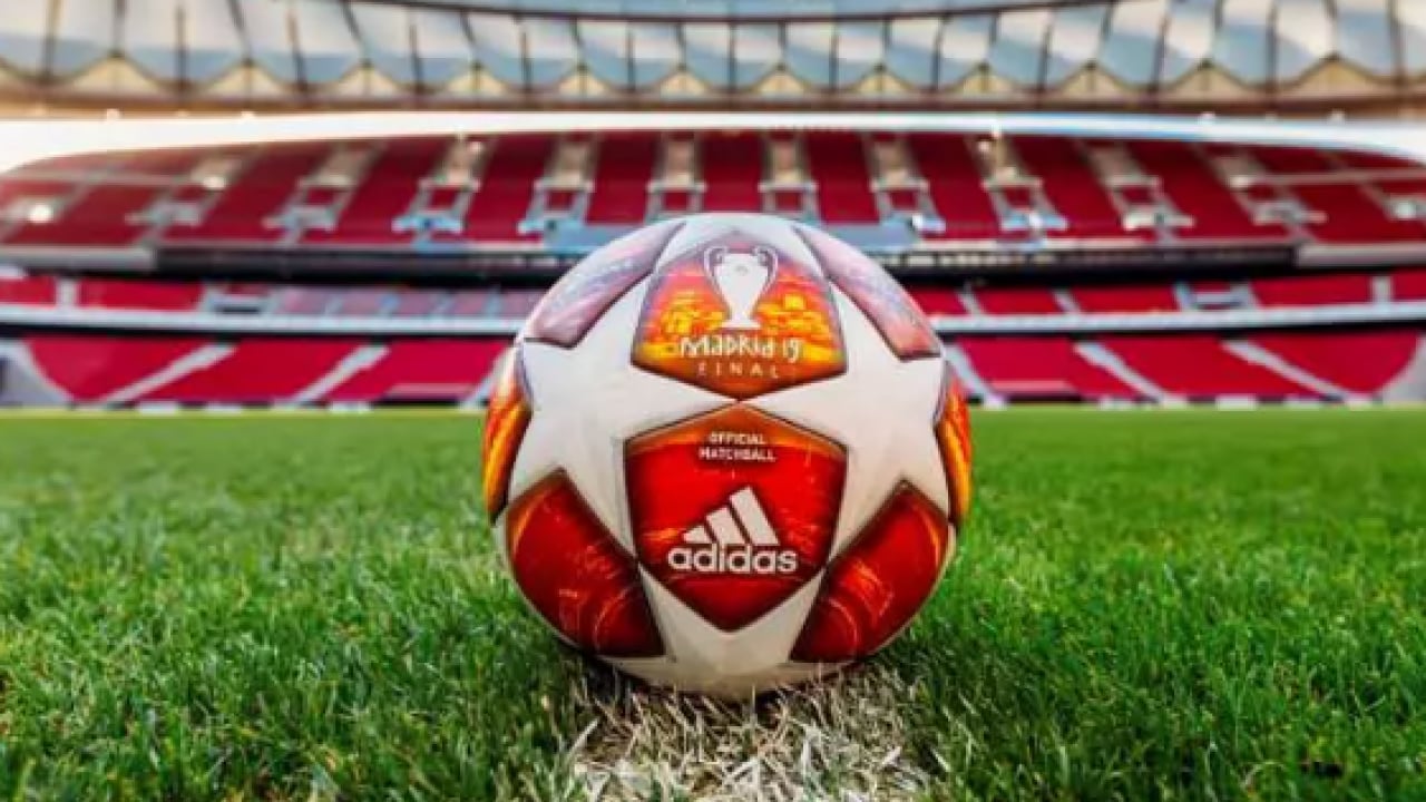 Foto - Futbolculara servet ödüyorlar! Türkiye'den bir takım listeye girdi!