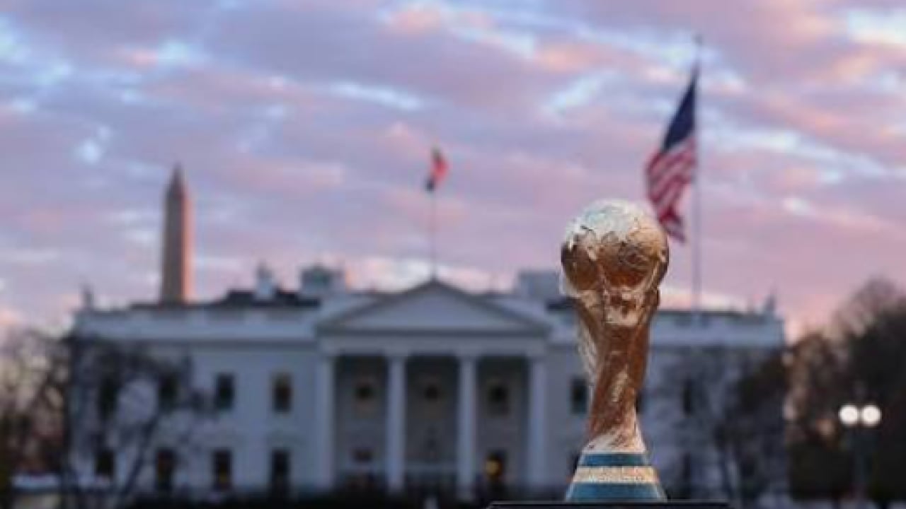 Futbolseverlerin dertleri bir değil iki değil: Dünya Kupası fena cep yakıyor!