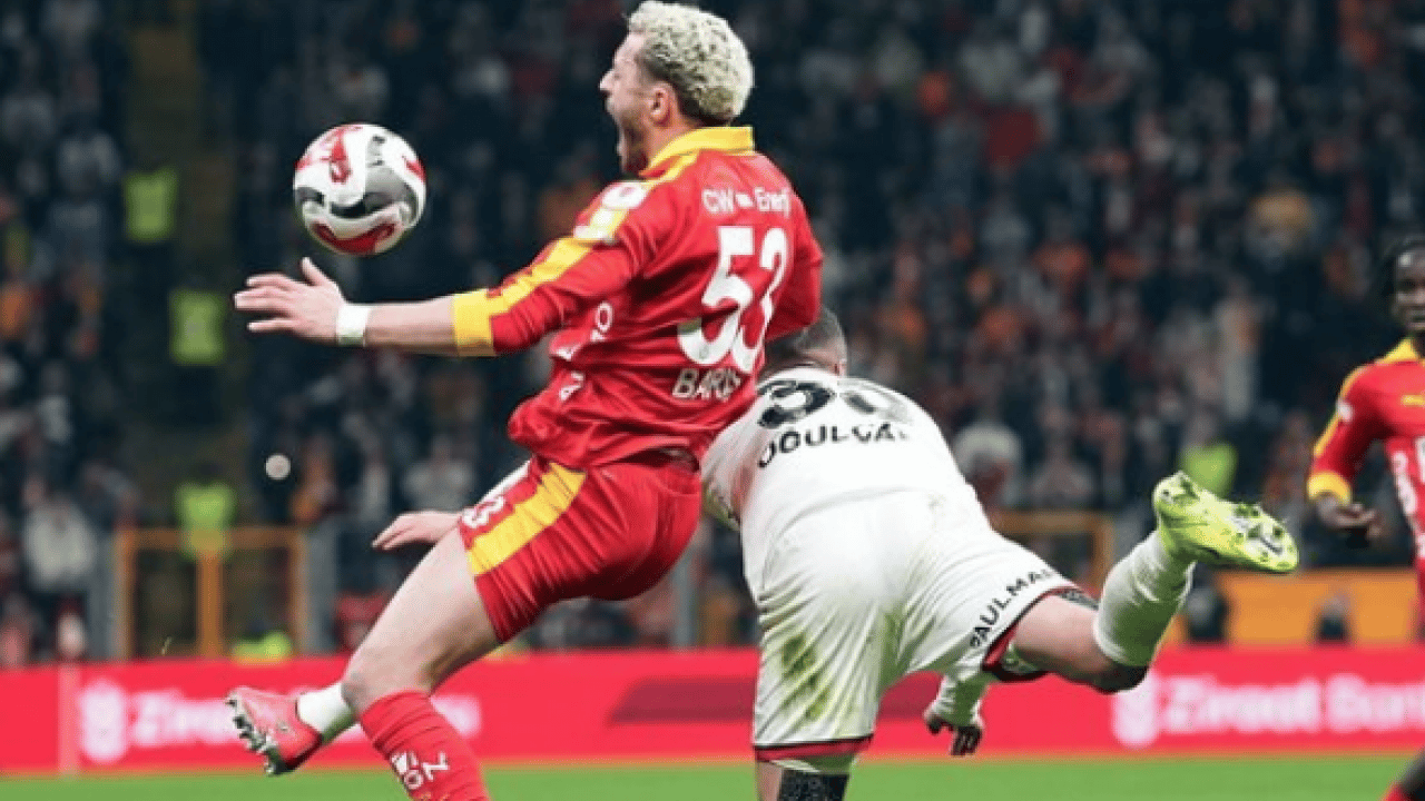 Foto - Galatasaray'da flaş ayrılık gelişmesi! Gençlerbirliği maçı sonrası bileti kesildi