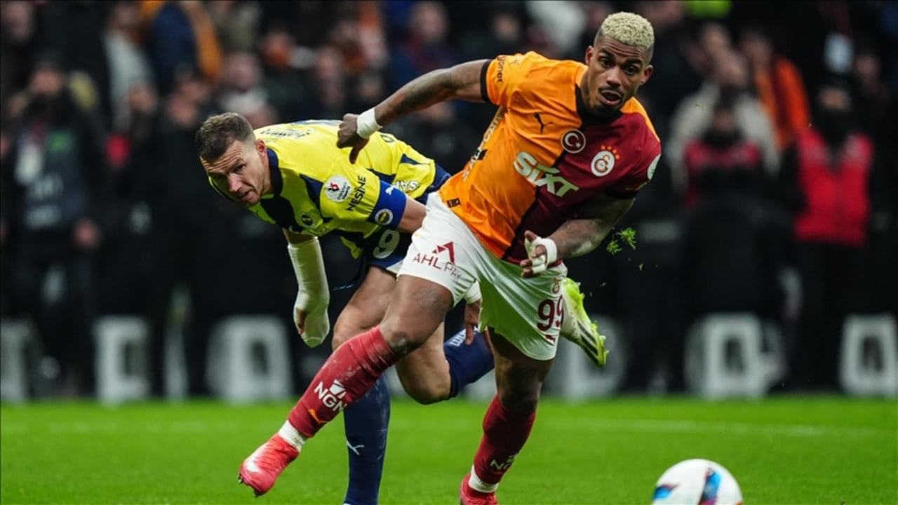 Foto - Galatasaray’da hiç umulmadık kriz: Taraftardan "Koyun şunu kapının önüne" sesleri yükseliyor