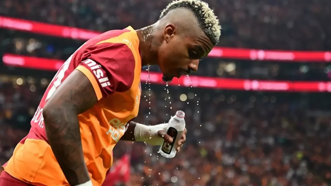Foto - Galatasaray’da hiç umulmadık kriz: Taraftardan "Koyun şunu kapının önüne" sesleri yükseliyor